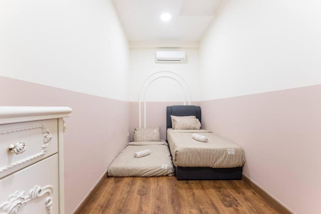 Arte Mont Kiara Duplex 4 Pax Jacuzzi Apartment Kuala Lumpur Bagian luar foto