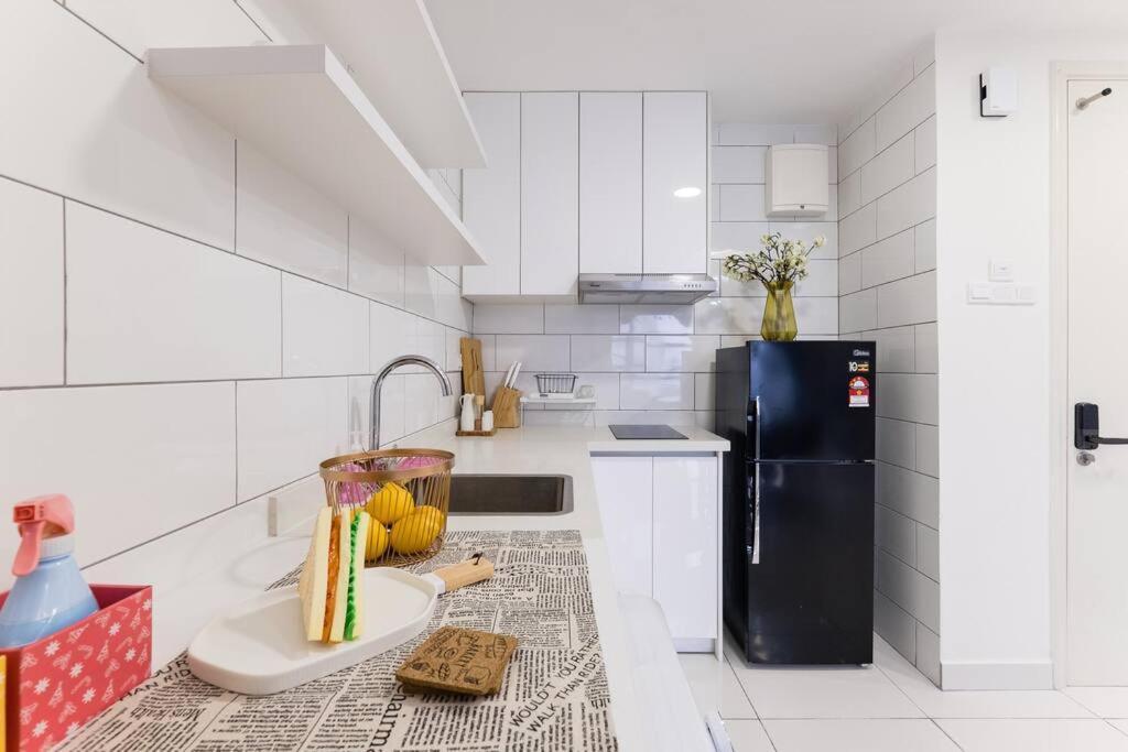 Arte Mont Kiara Duplex 4 Pax Jacuzzi Apartment Kuala Lumpur Bagian luar foto